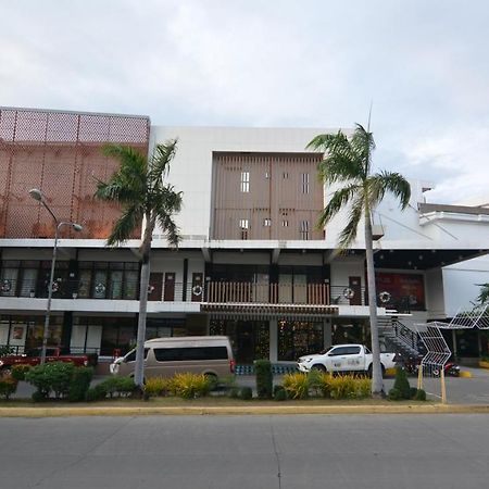 Viven Hotel Laoag Kültér fotó