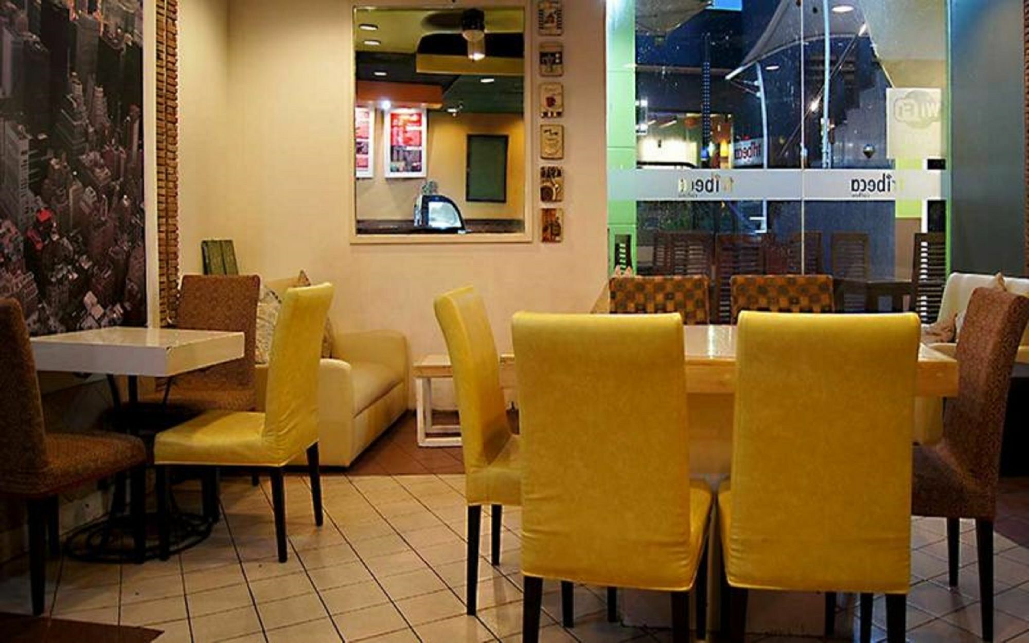 Viven Hotel Laoag Kültér fotó
