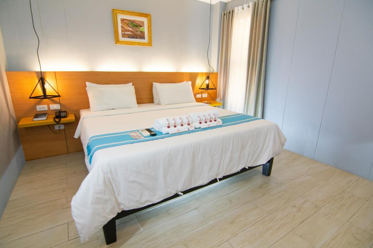 Viven Hotel Laoag Kültér fotó